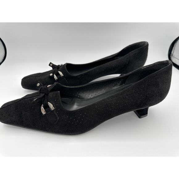Stuart Weitzman Black Pierced Suede Kitten Toe 1.5” Heel Size 10 - Picture 3 of 6